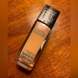 MAYBELLINE FIT ME FOUNDATION